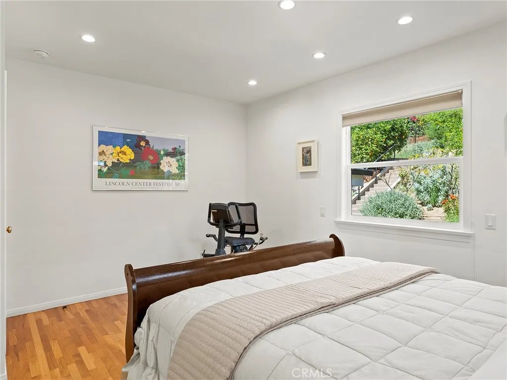 Additional image 105 of 1012 N Sunset Canyon Drive, Burbank, CA 91504