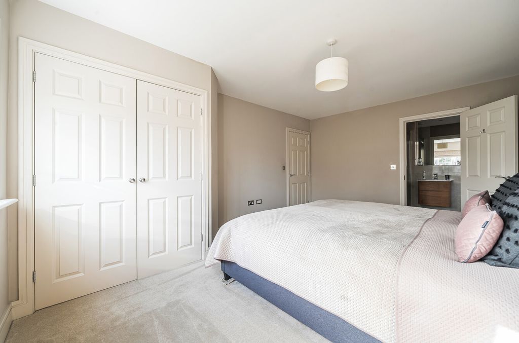 Additional image 25 of 4 bed detached house for saleElen Place, Bracknell, Berkshire RG42