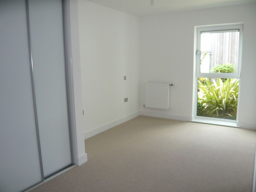 Additional image 5 of 2 bed flat to rentPark Way, Newbury, Berkshire RG14