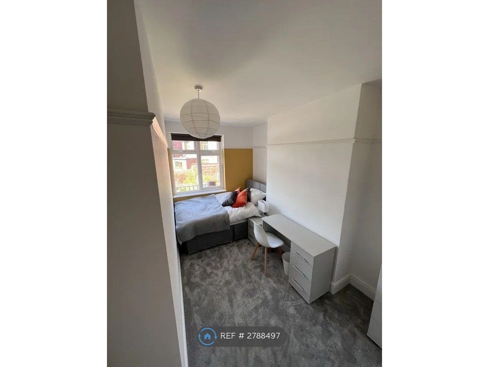 6 bed shared accommodation to rentHall, Doncaster DN4 photo 3