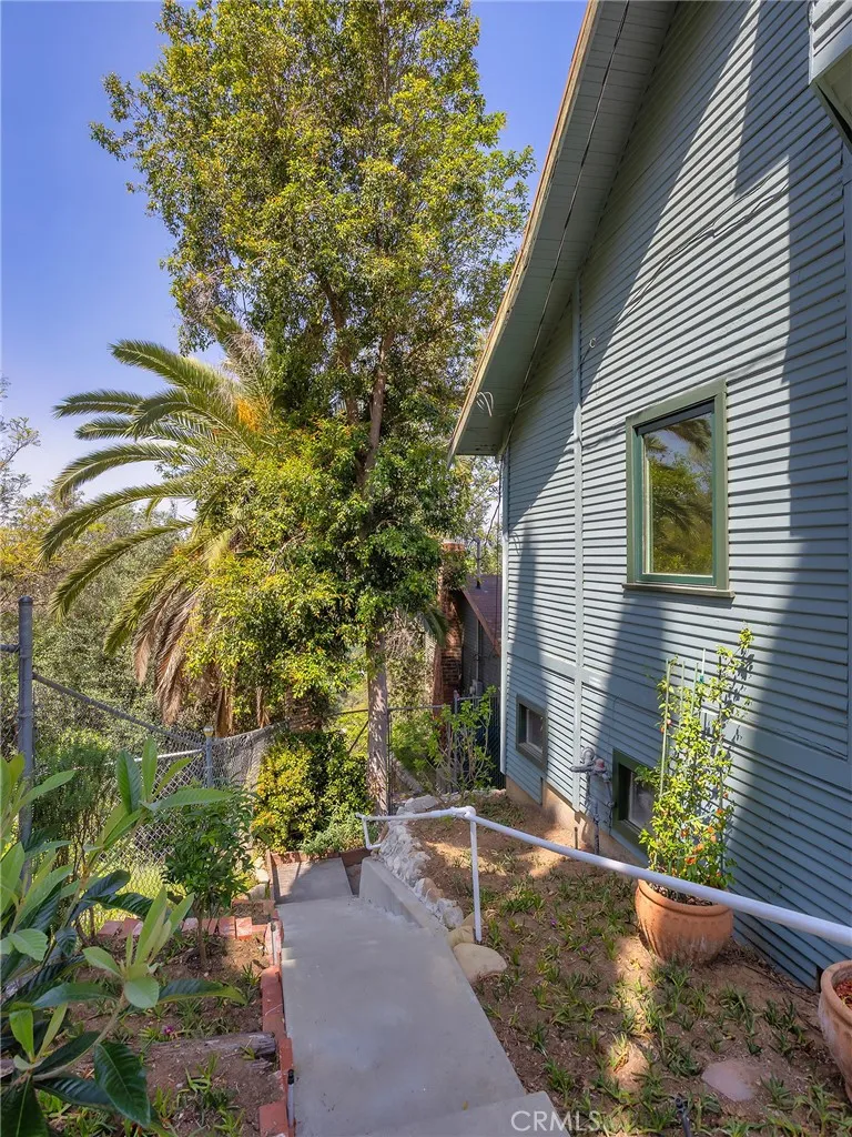 Additional image 79 of 1825 Altivo Way, Echo Park, CA 90026