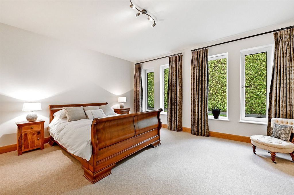 Additional image 13 of 4 bed detached house to rentRotherfield Road, Henley-On-Thames, Oxfordshire RG9