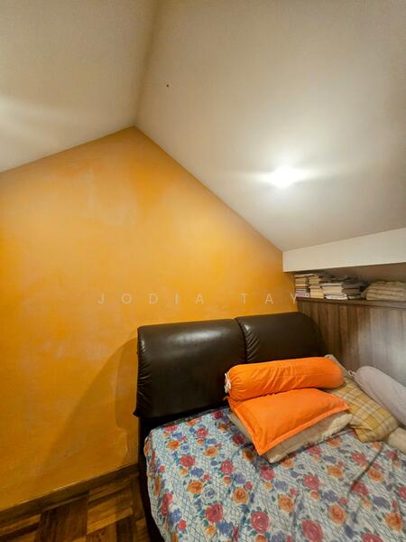 Rare Freehold Terrace Long Depth Near Eunos MRT photo 3