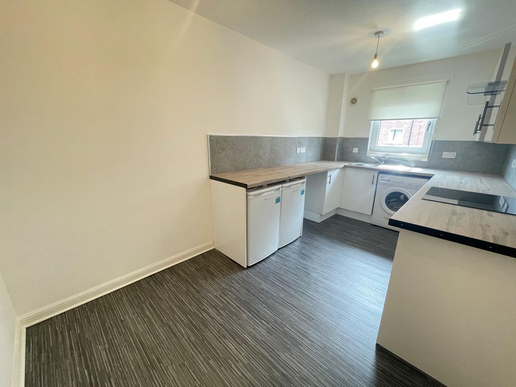 2 bed flat to rentJohn Street, Hamilton ML3 photo 3