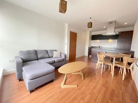 Sinope, Ryland Street B16
