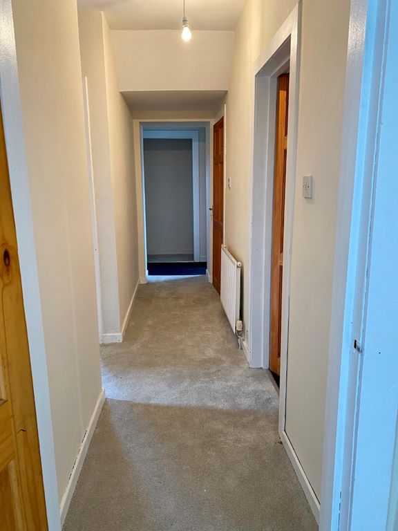 2 bed flat to rentLothian Street, Bathgate EH48 photo 2