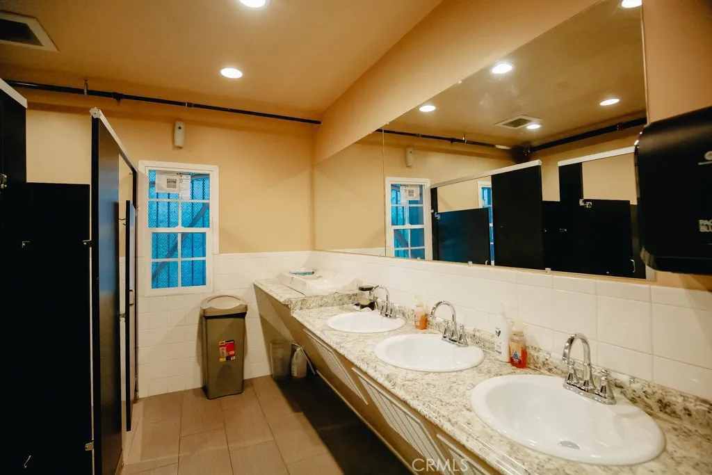 Additional image 17 of 847 N E Street, San Bernardino, CA 92410