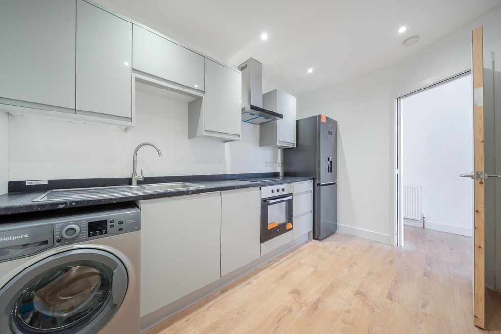 Additional image 9 of 1 bed flat to rentHigh Street, Maidenhead SL6