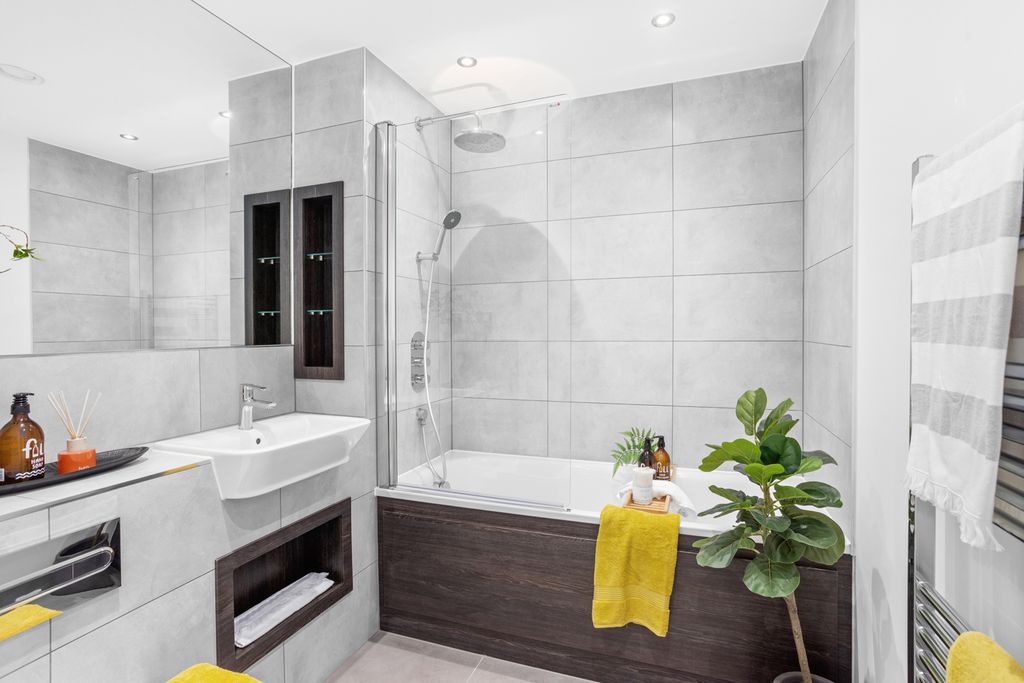 Additional image 2 of 1 bed flat to rentFielders Crescent, Barking IG11