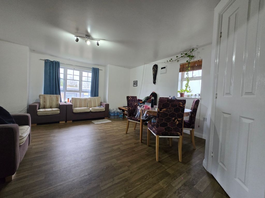 Additional image 8 of 2 bed flat for salePerkin Close, Hounslow TW3