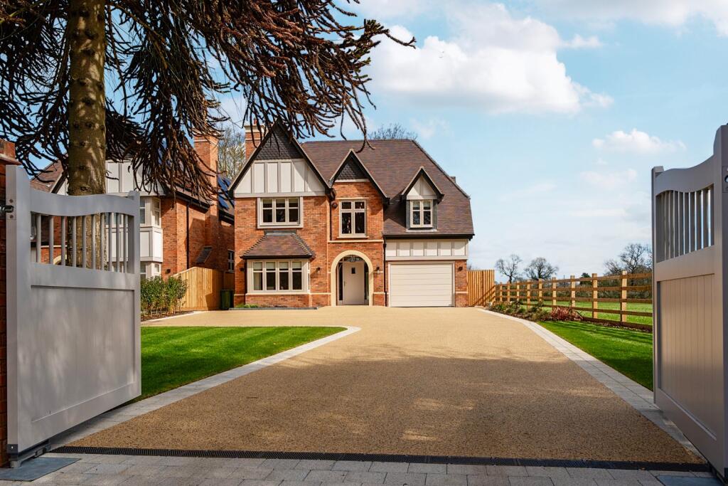 Blue Lake Road, Dorridge, Solihull, West Midlands, B93