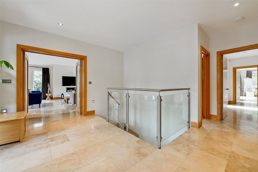 Additional image 9 of 4 bed detached house to rentRotherfield Road, Henley-On-Thames, Oxfordshire RG9