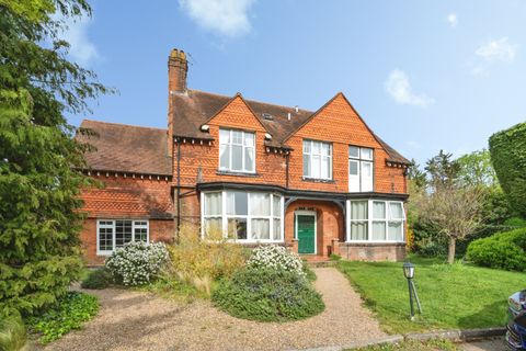 Manor Drive, Surbiton KT5