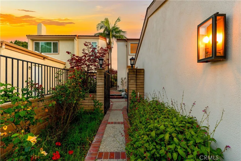 Additional image 5 of 54 Willow Tree Ln, Irvine, CA 92612