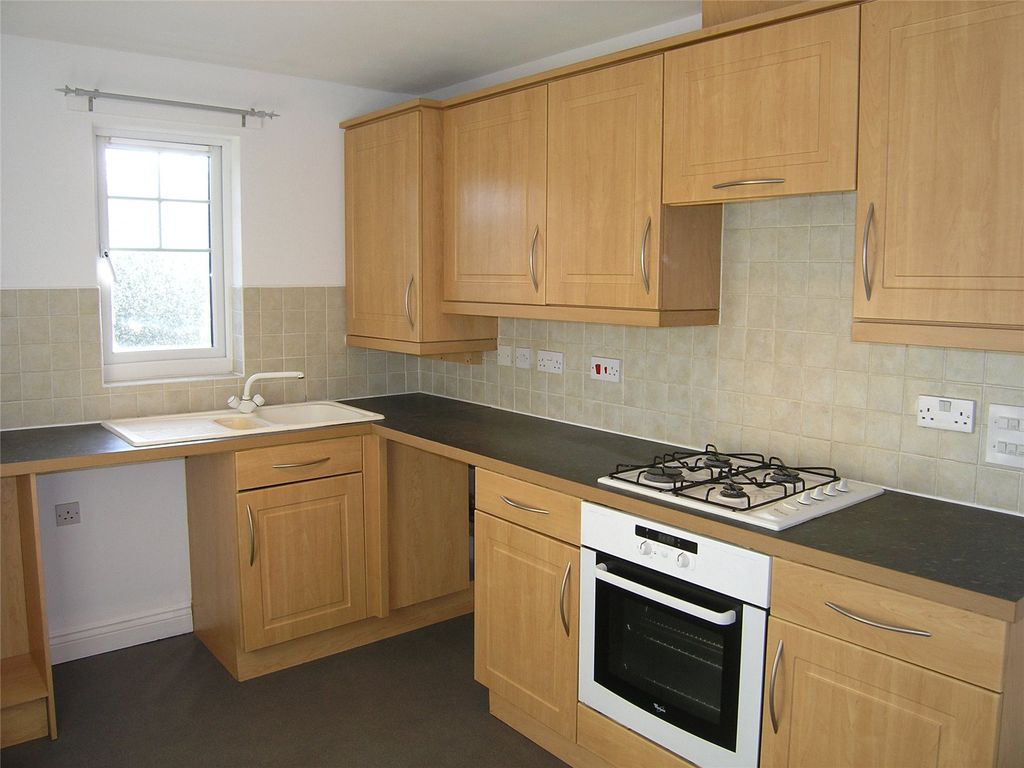 Additional image 3 of 2 bed flat to rentStandish Street, Bridgwater, Somerset TA6