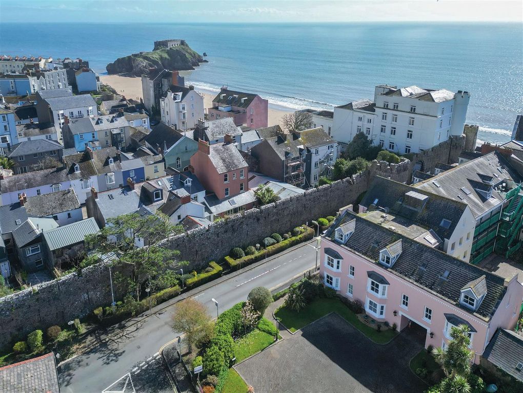Additional image 3 of 2 bed flat for saleWimbledon Court, Tenby SA70