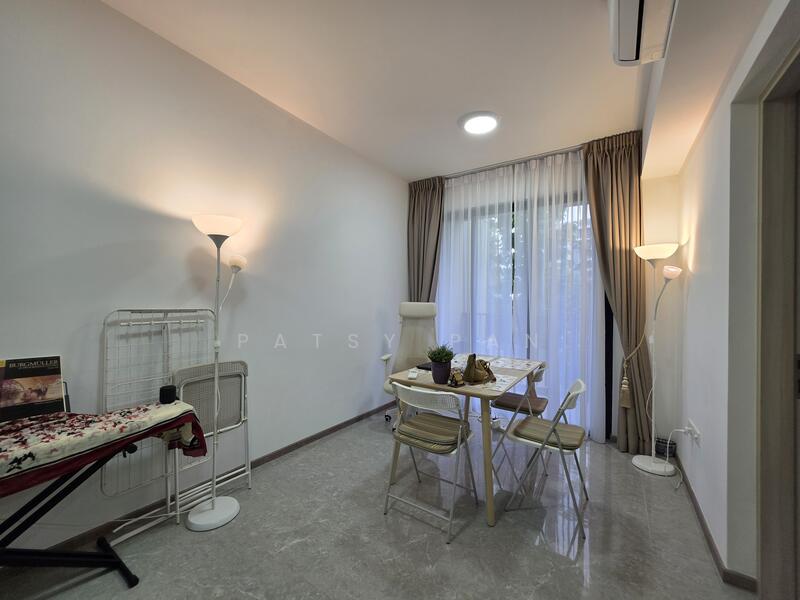 Additional image 4 of 74 Compassvale Bow