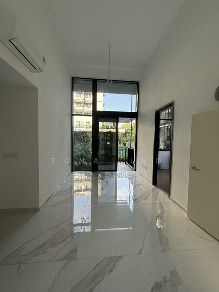10 Jervois Close photo 2