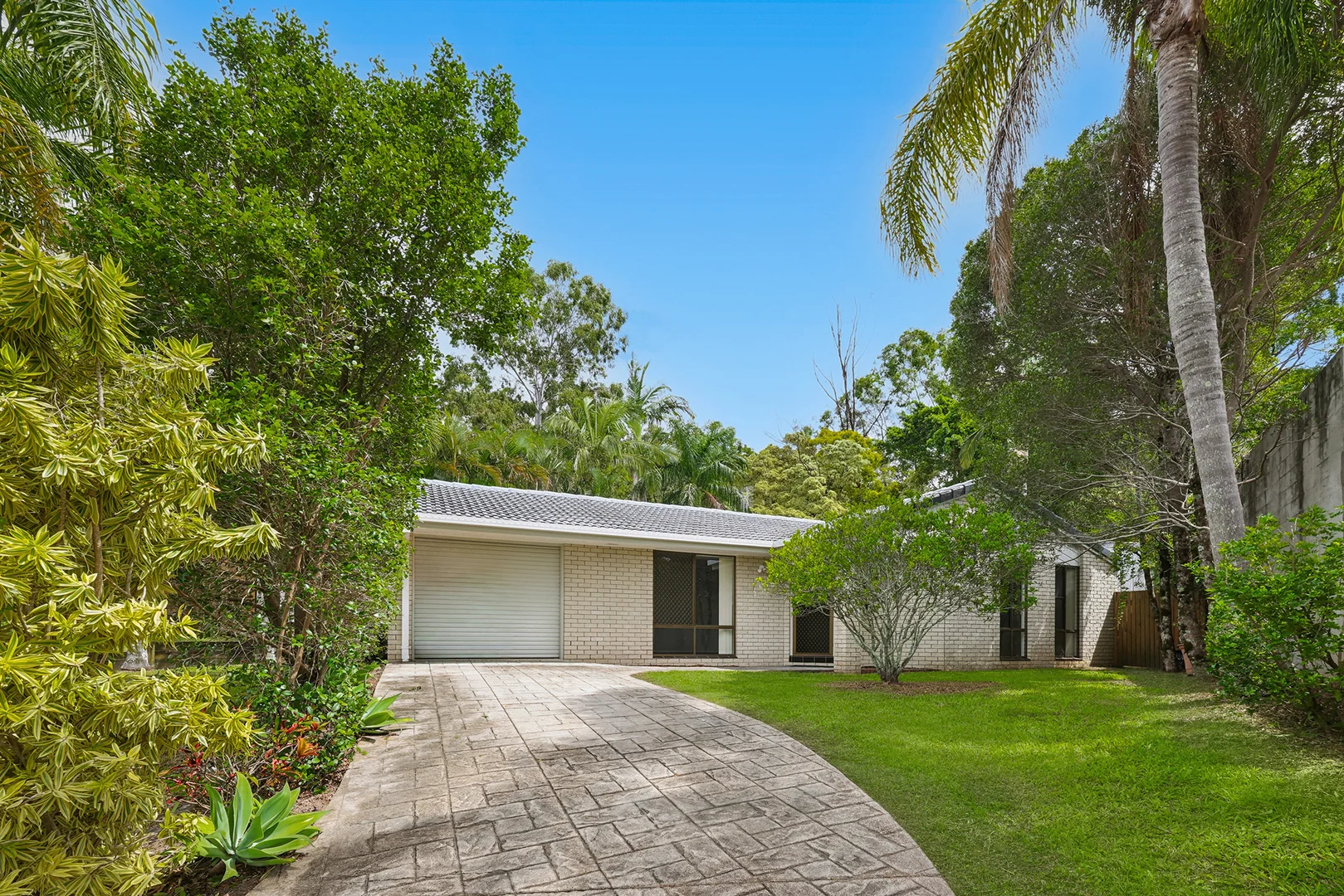 21 Indooroopilly Court, Robina QLD 4226