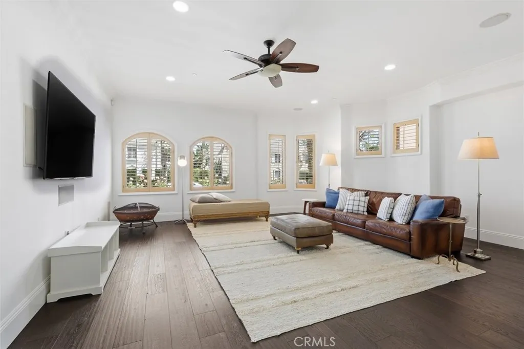 Additional image 4 of 143 N Arnaz Drive Unit 105, Beverly Hills, CA 90211