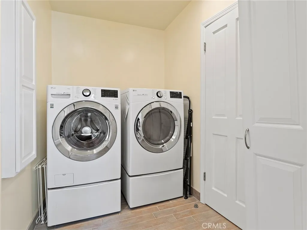 Additional image 41 of 1012 N Sunset Canyon Drive, Burbank, CA 91504