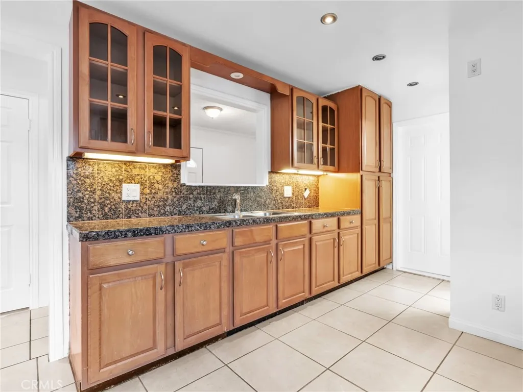 Additional image 3 of 7318 Zelzah Avenue, Reseda, CA 91335