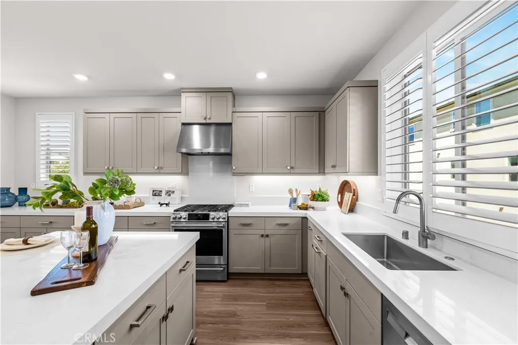 Additional image 54 of 236 keeper, Irvine, CA 92618