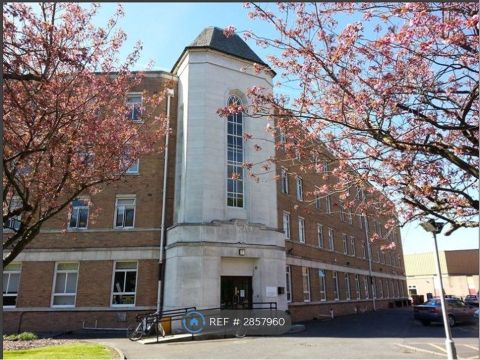 Montgomery House, Manchester M16, Room to rent