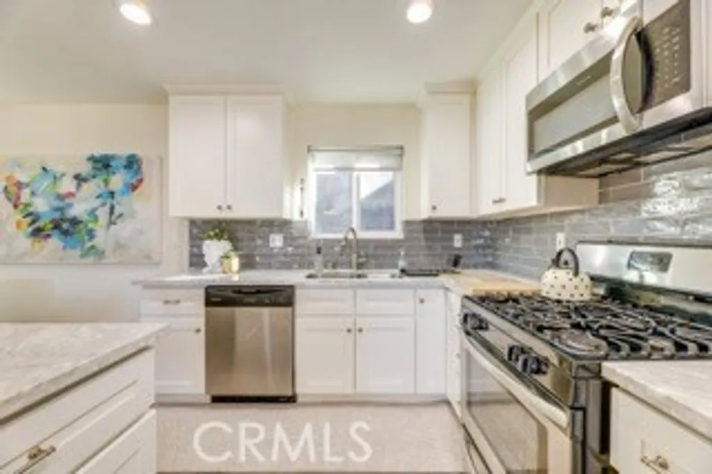 Additional image 9 of 3620 Altamont, Los Angeles, CA 90065