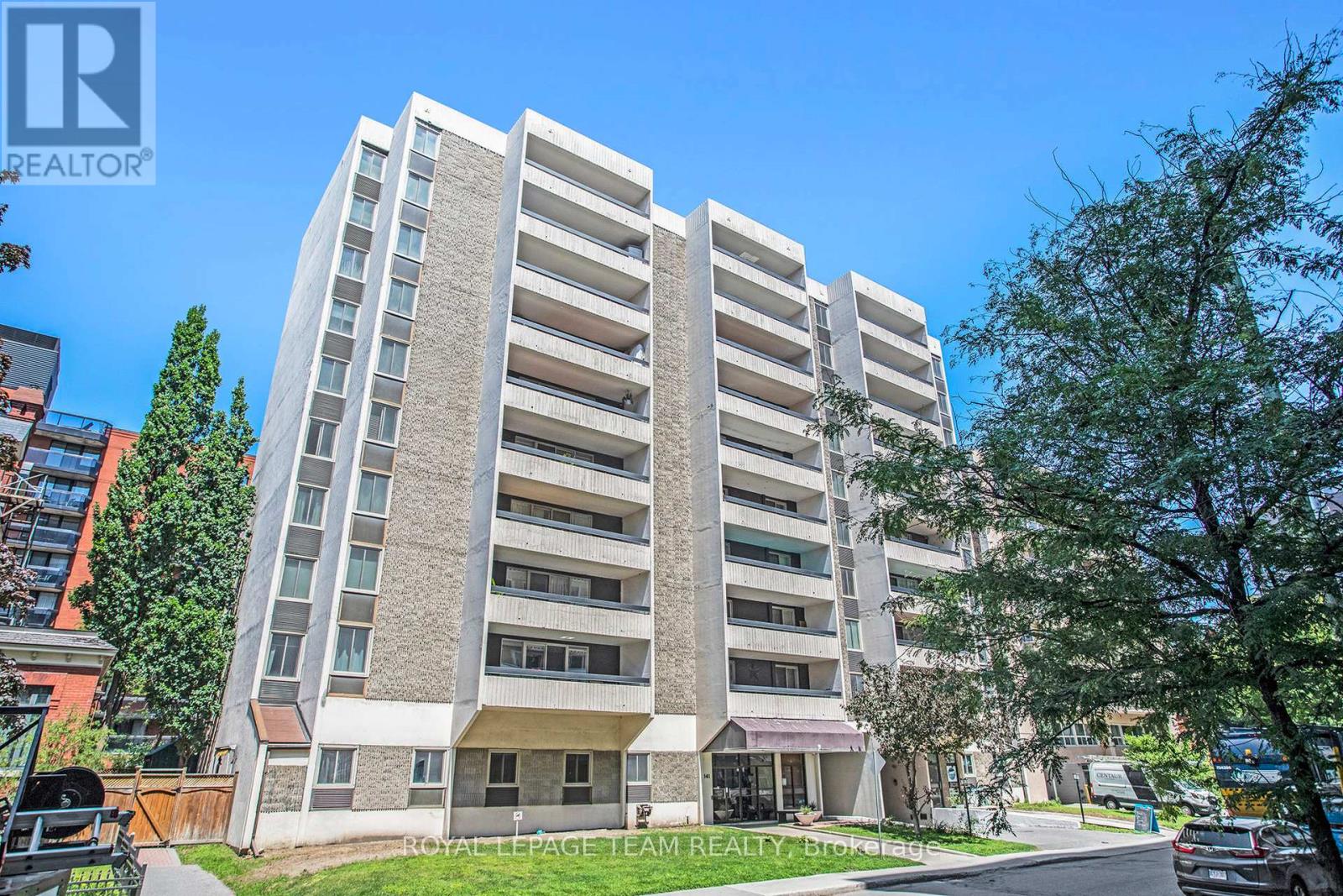 402 - 141 SOMERSET STREET W
