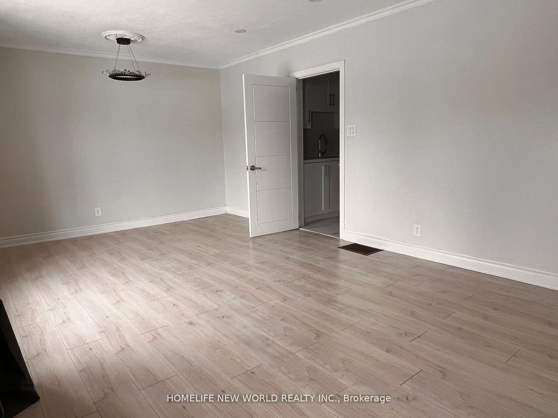 Additional image 3 of Main-98 Thornton Avenue, Bradford West Gwillimbury, ON, L3Z 1N4
