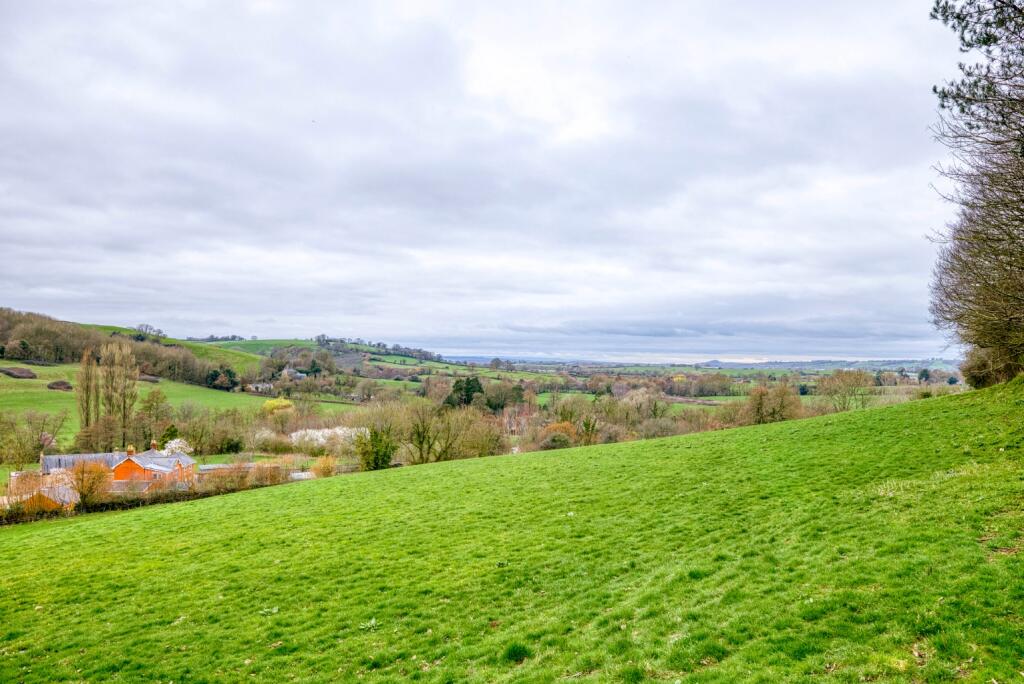 Discreetly Listed - Bruton