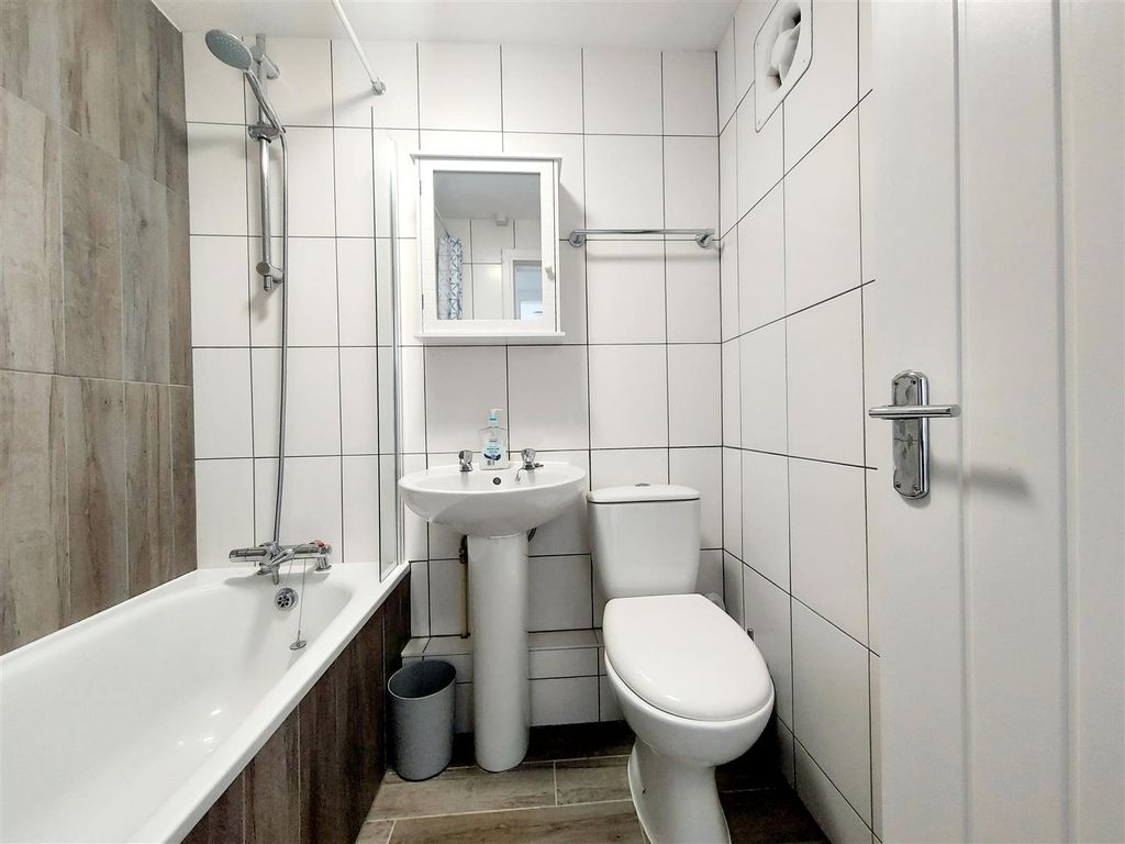 Additional image 12 of 2 bed flat to rentSt. Pirans Road, Atlantic Bay, Perranporth TR6