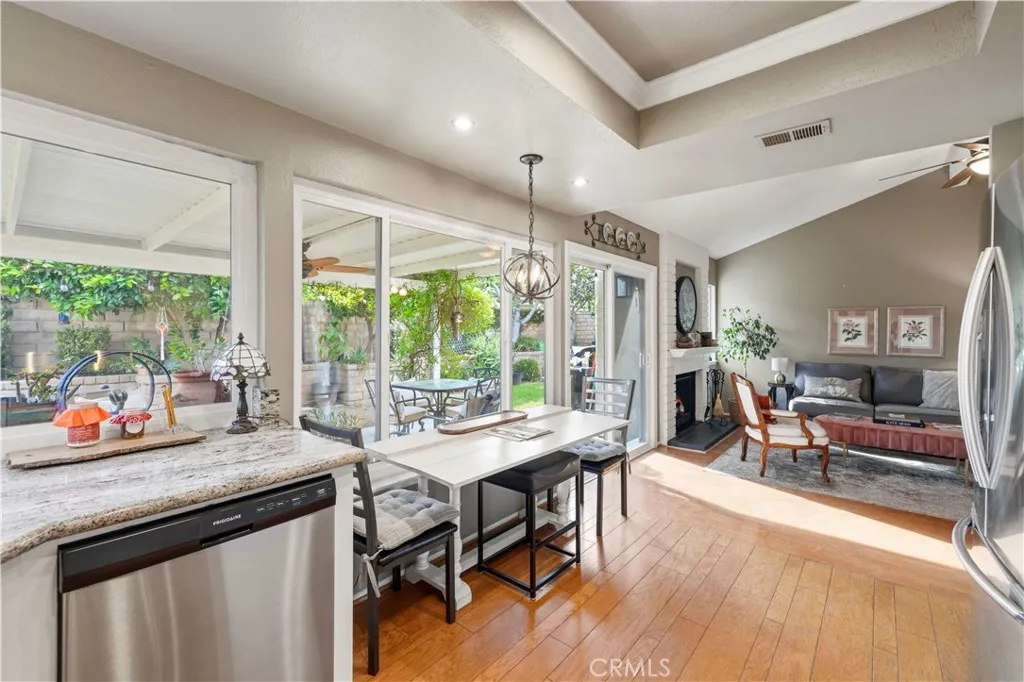 Additional image 29 of 25547 Via Impreso, Valencia, CA 91355
