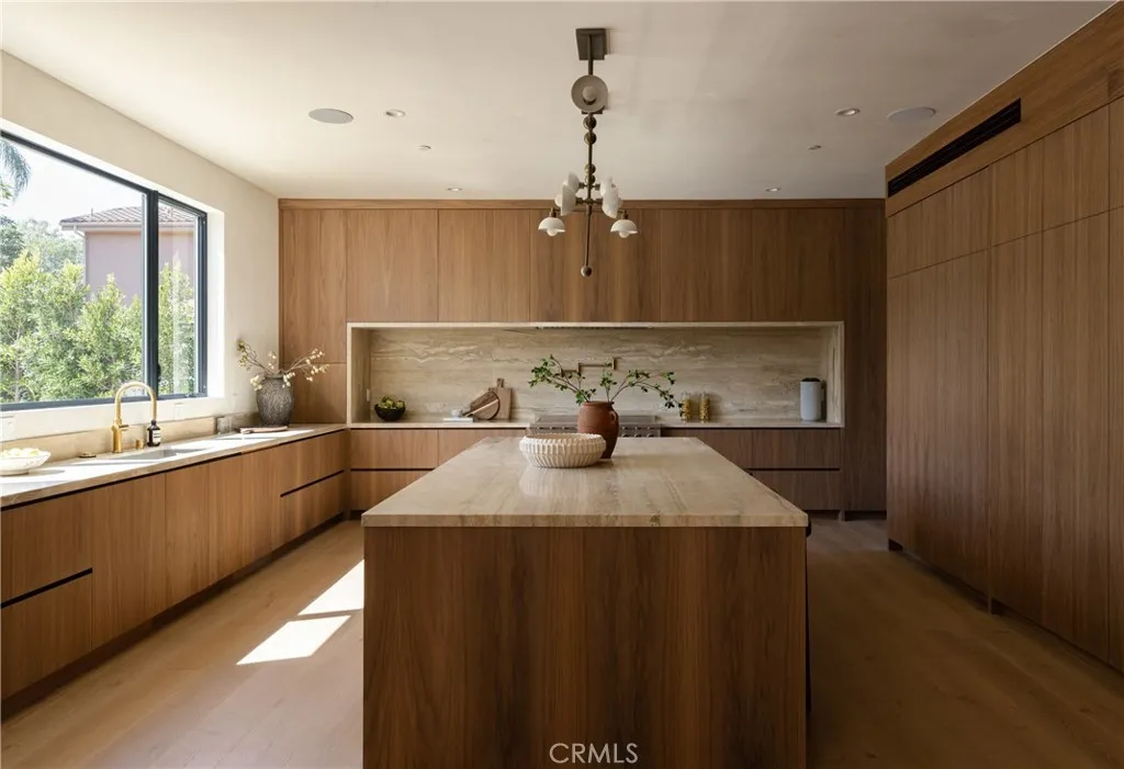 Additional image 74 of 15202 Hesby Street, Sherman Oaks, CA 91403