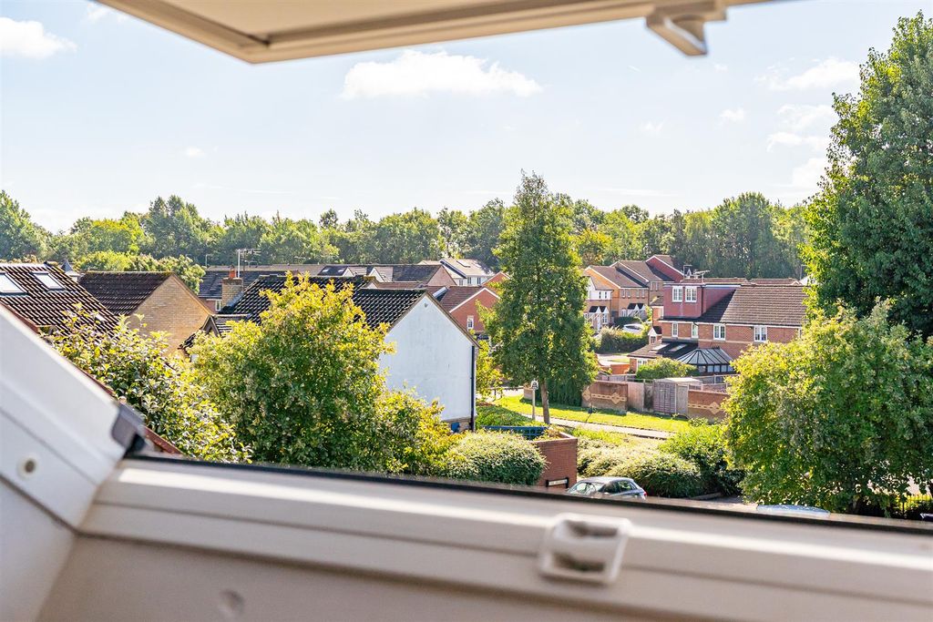 Additional image 10 of 3 bed terraced house for saleThe Briars, Hertford SG13
