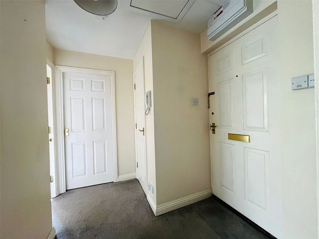 Additional image 2 of 2 bed flat to rentGould Close, Newbury, Berkshire RG14