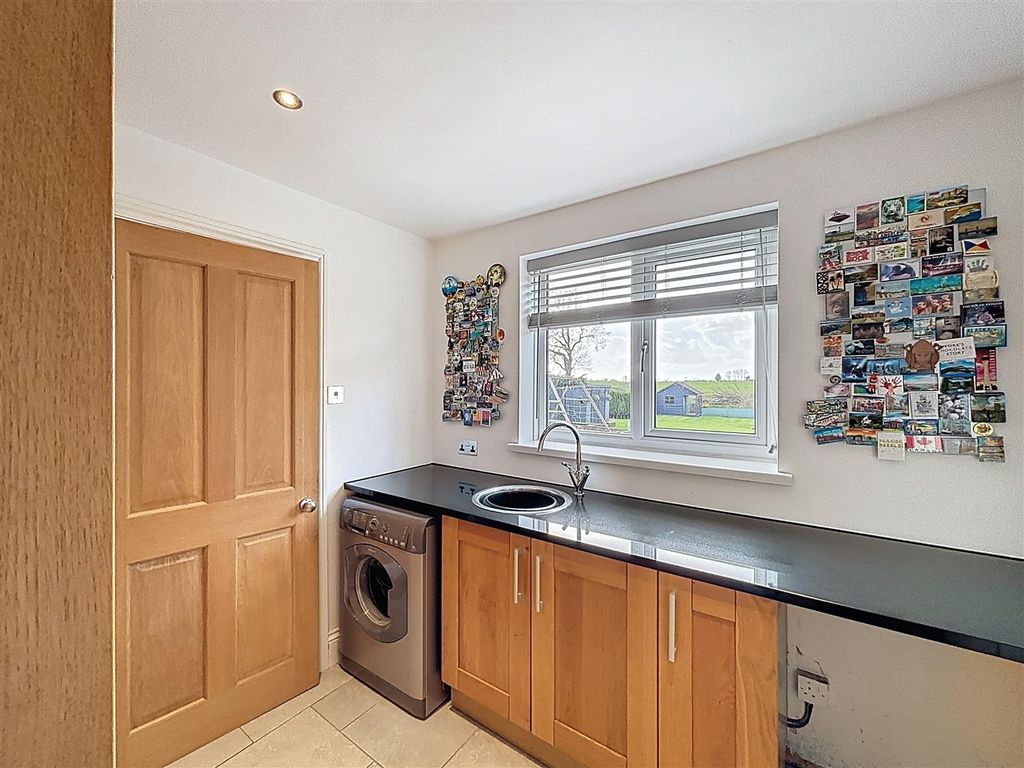 Additional image 9 of 5 bed detached house for saleMain Road, Humbleton, Hull HU11