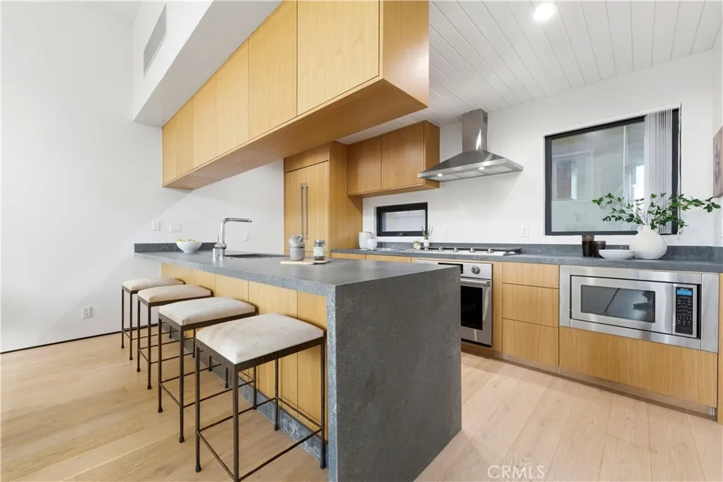 Additional image 7 of 11702 Charnock Road, Los Angeles, CA 90066