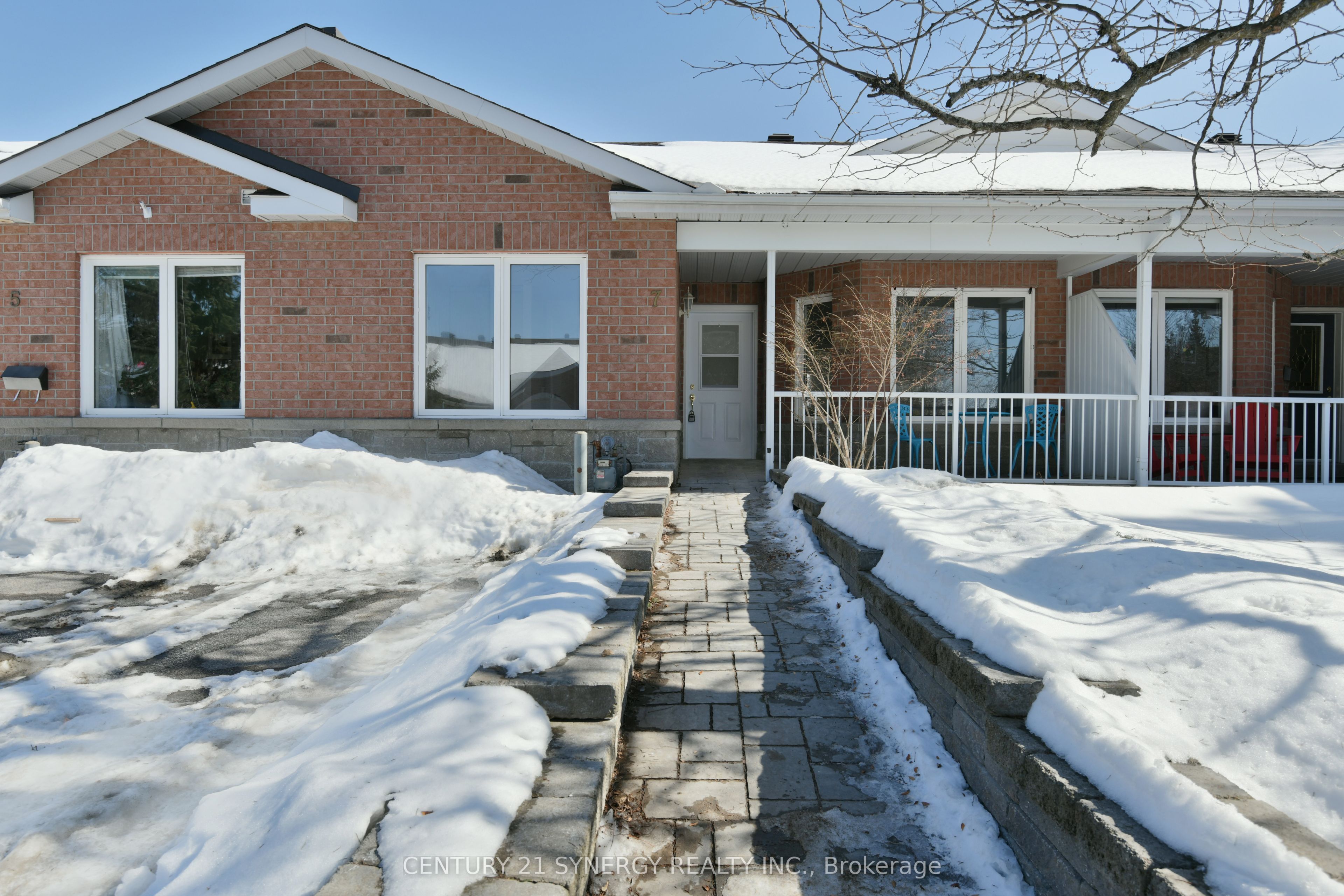7 Weaver Crescent, Ottawa, ON, K2K 3E1