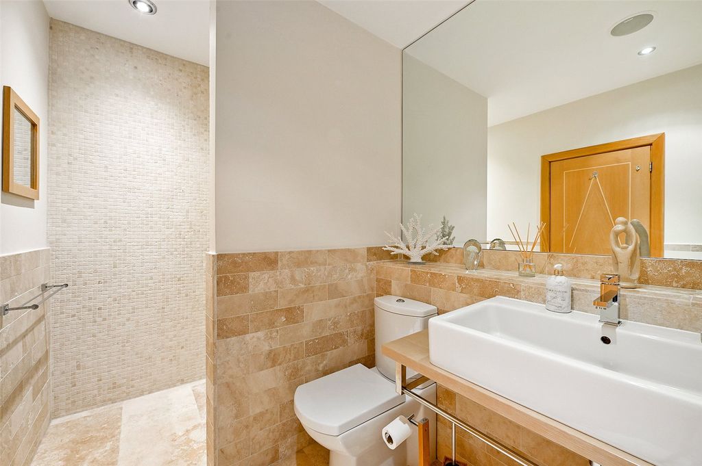Additional image 14 of 4 bed detached house to rentRotherfield Road, Henley-On-Thames, Oxfordshire RG9
