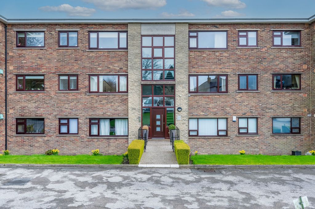 2 bed flat for saleBents View, Bents Green S11