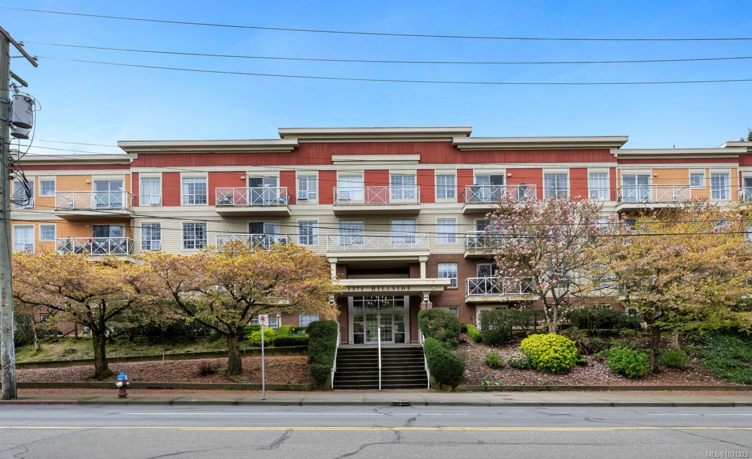 108-1371 Hillside Avenue, Victoria, BC, V8T 2B3