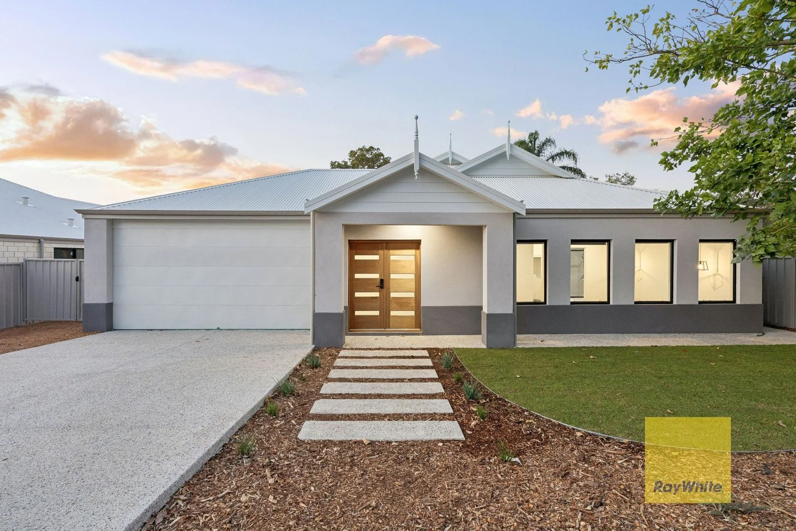 5 - 5A Sampson Close, Kalamunda WA 6076