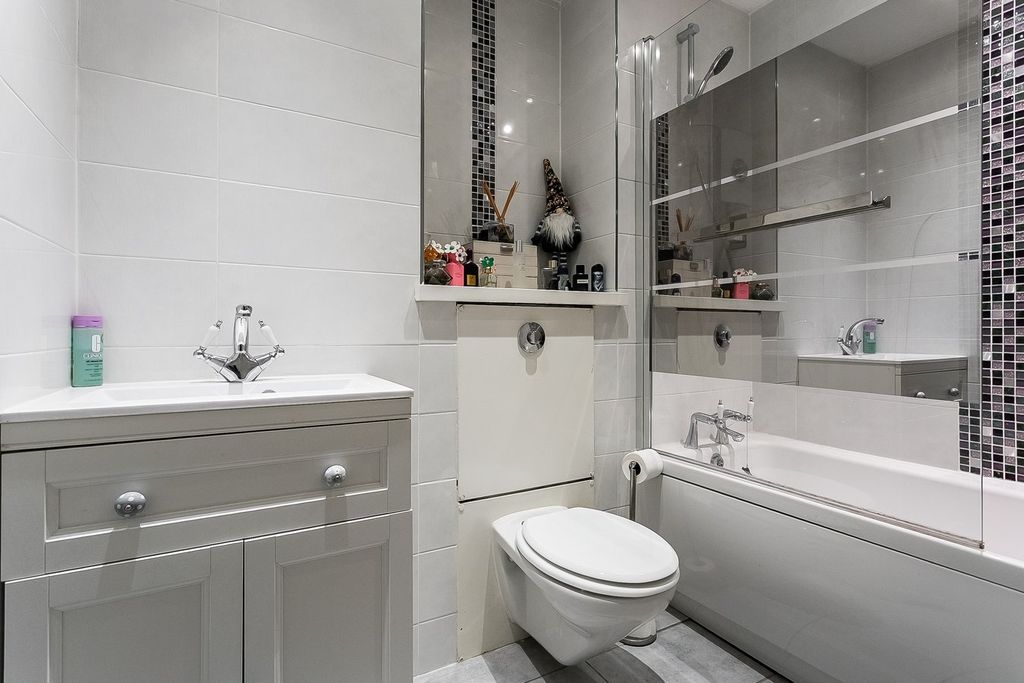 Additional image 14 of 2 bed flat for salePortland Gardens, Edinburgh EH6