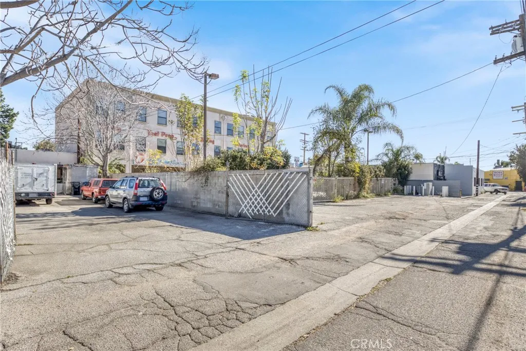 Additional image 44 of 7235 Owensmouth, Canoga Park, CA 91303