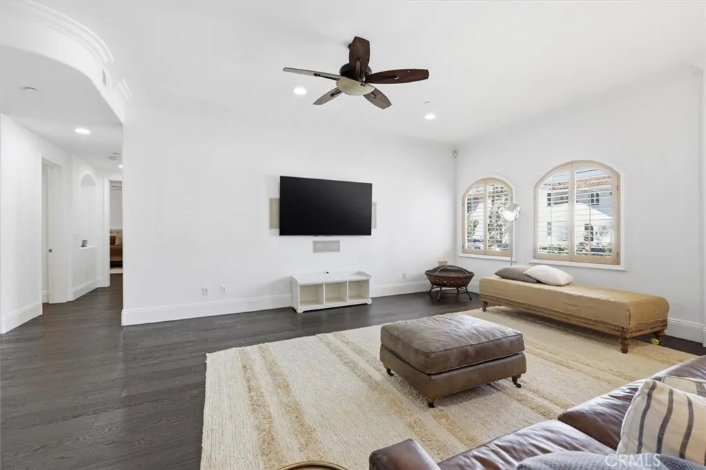 Additional image 5 of 143 N Arnaz Drive Unit 105, Beverly Hills, CA 90211