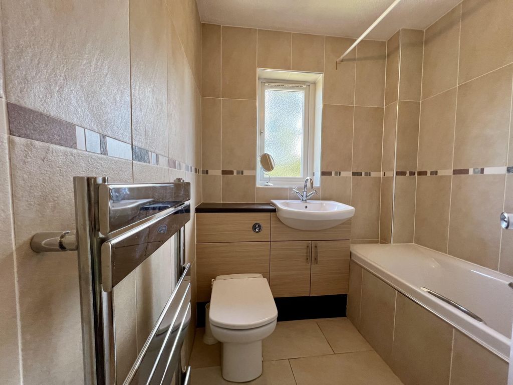 Additional image 10 of 2 bed terraced house to rentAlmond Road, Bearsden, Glasgow G61