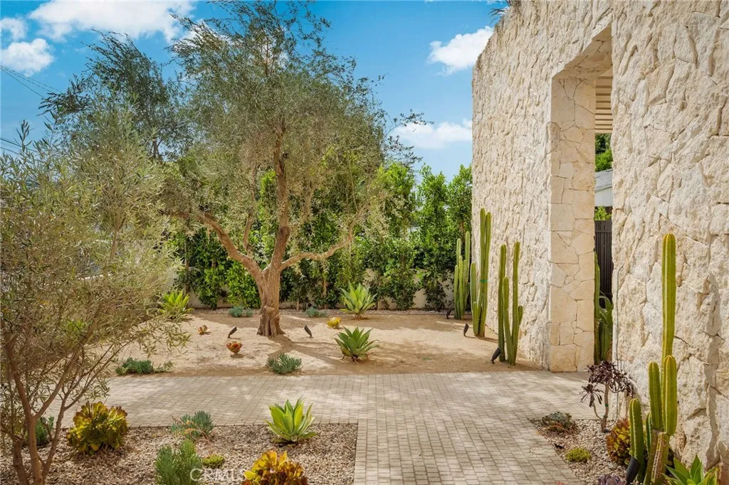 Additional image 8 of 15447 Huston St, Sherman Oaks, CA 91403