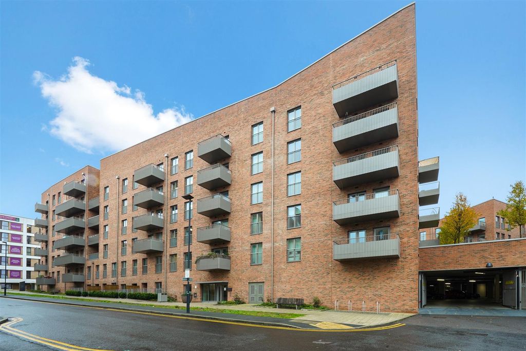 Additional image 15 of 2 bed flat to rentRoyal Engineers Way, Millbrook Park NW7